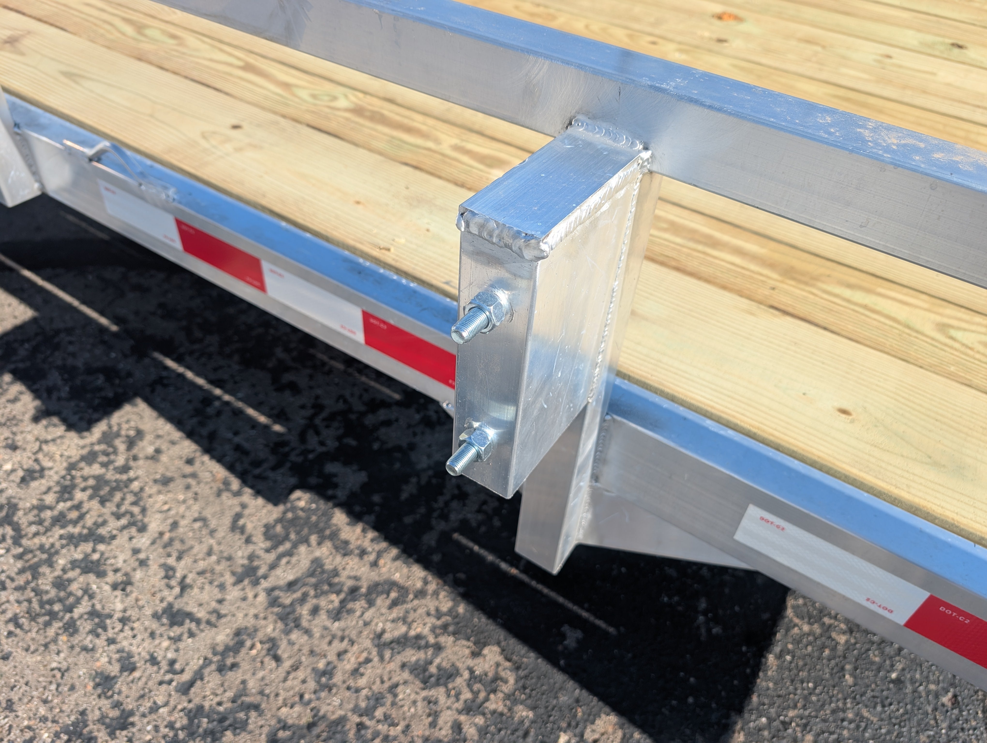 Silver Ox utility trailer aluminum stake pocket and structural extrusion detail