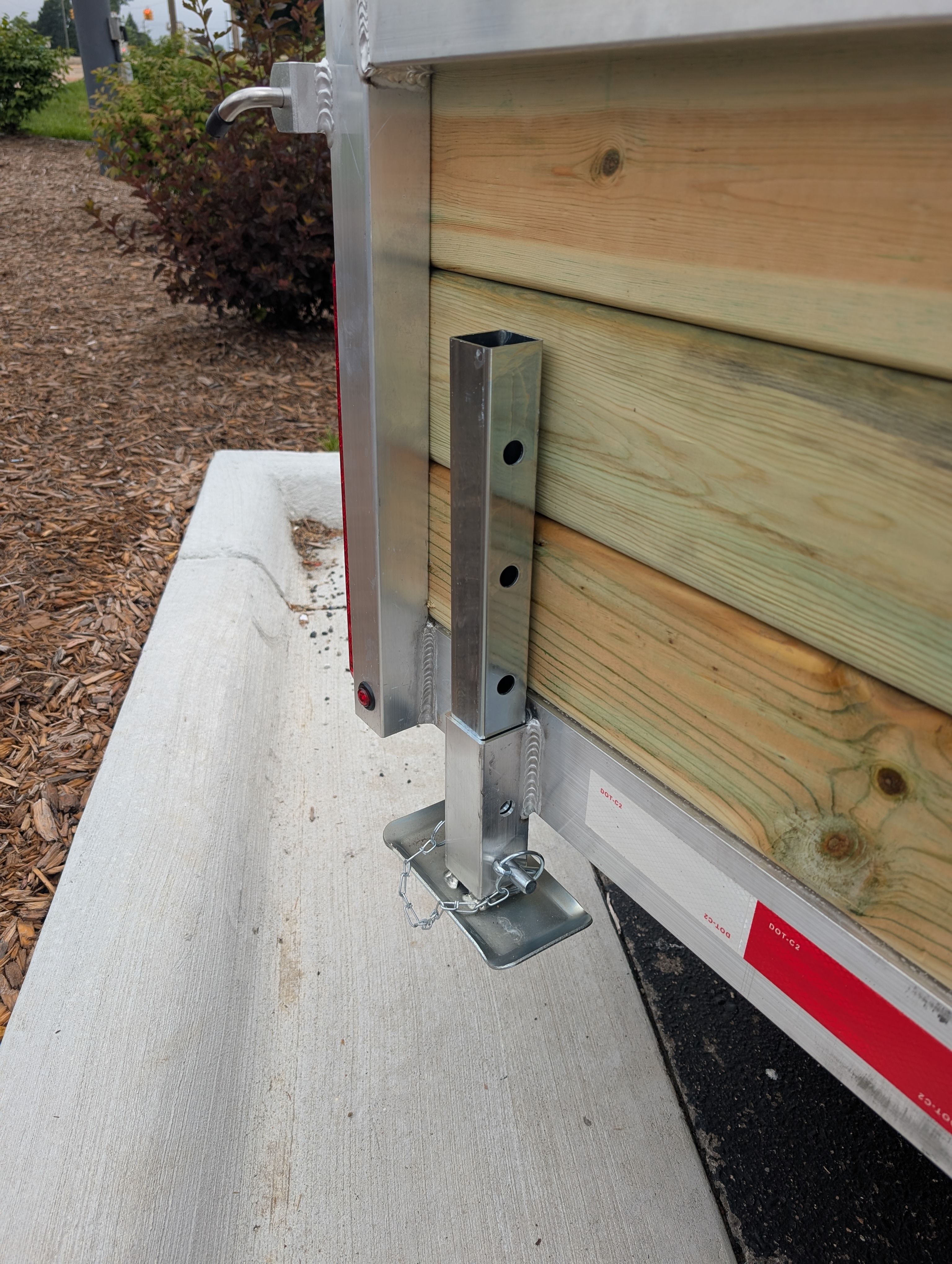 Silver Ox Woody trailer swing-up tongue jack with stabilizer